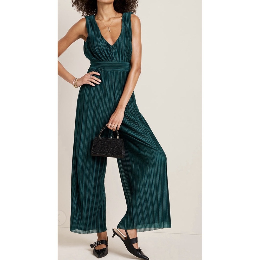NWT! Francesca's Sz: M Green Plisse Pleated Wide Leg Jumpsuit Elegant Chic - Picture 2 of 8